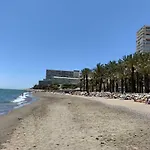 El Cortijuelo. Magnificent Triplex Terraced House With Rooftop Of 18m2, Overlooking The Sea. Parking Торремолинос