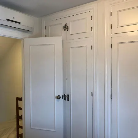 Dom wakacyjny El Cortijuelo. Magnificent Triplex Terraced House With Rooftop Of 18m2, Overlooking The Sea. Parking Torremolinos
