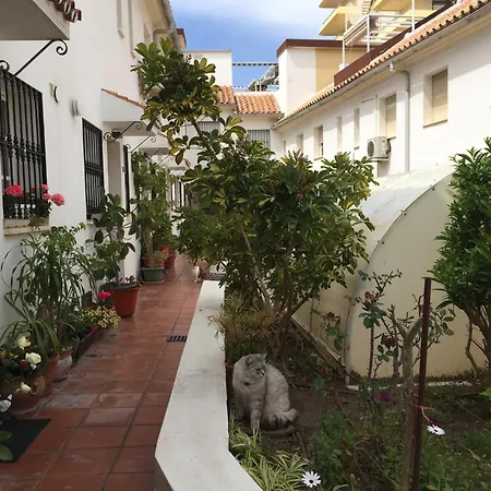 El Cortijuelo. Magnificent Triplex Terraced House With Rooftop Of 18m2, Overlooking The Sea. Parking