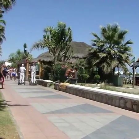 Dom wakacyjny El Cortijuelo. Magnificent Triplex Terraced House With Rooftop Of 18m2, Overlooking The Sea. Parking