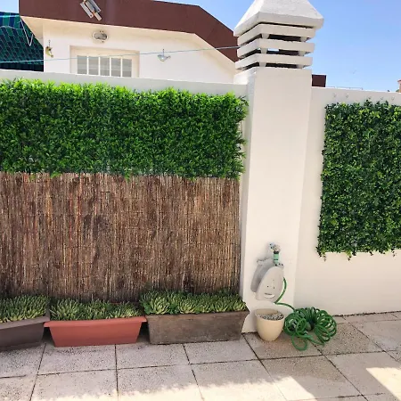 Semesterbostad El Cortijuelo. Magnificent Triplex Terraced House With Rooftop Of 18m2, Overlooking The Sea. Parking