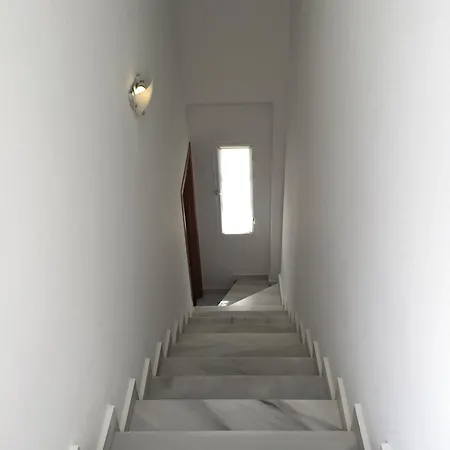 度假居 El Cortijuelo. Magnificent Triplex Terraced House With Rooftop Of 18m2, Overlooking The Sea. Parking