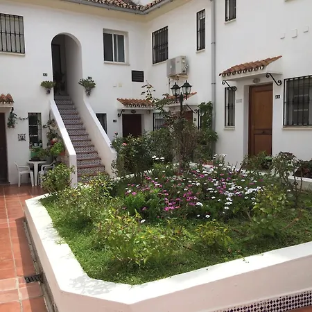 度假居 El Cortijuelo. Magnificent Triplex Terraced House With Rooftop Of 18m2, Overlooking The Sea. Parking 托雷莫利诺斯