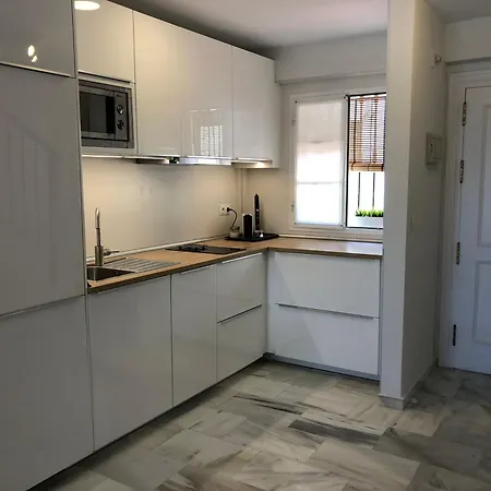 El Cortijuelo. Magnificent Triplex Terraced House With Rooftop Of 18m2, Overlooking The Sea. Parking Τορρεμολίνος