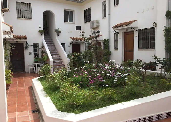 בית נופש El Cortijuelo. Magnificent Triplex Terraced House With Rooftop Of 18m2, Overlooking The Sea. Parking טורמולינוס