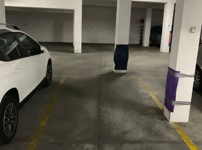 El Cortijuelo. Magnificent Triplex Terraced House With Rooftop Of 18m2, Overlooking The Sea. Parking בית נופש *