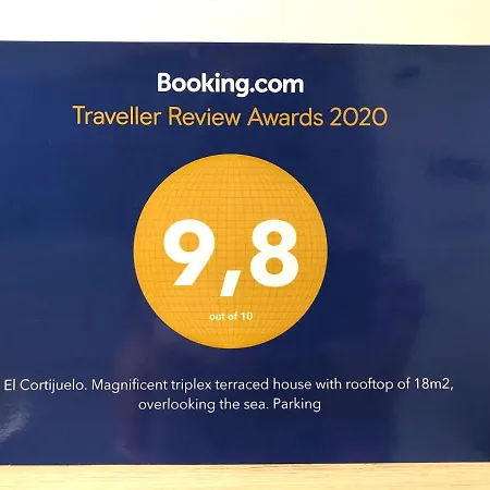 El Cortijuelo. Magnificent Triplex Terraced House With Rooftop Of 18m2, Overlooking The Sea. Parking *