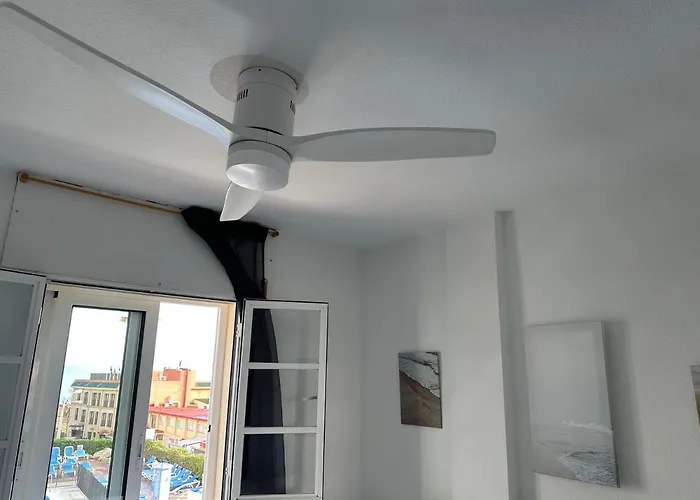 Σπίτι διακοπών El Cortijuelo. Magnificent Triplex Terraced House With Rooftop Of 18m2, Overlooking The Sea. Parking