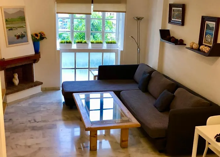 El Cortijuelo. Magnificent Triplex Terraced House With Rooftop Of 18m2, Overlooking The Sea. Parking Σπίτι διακοπών