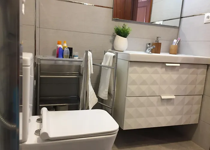 El Cortijuelo. Magnificent Triplex Terraced House With Rooftop Of 18m2, Overlooking The Sea. Parking