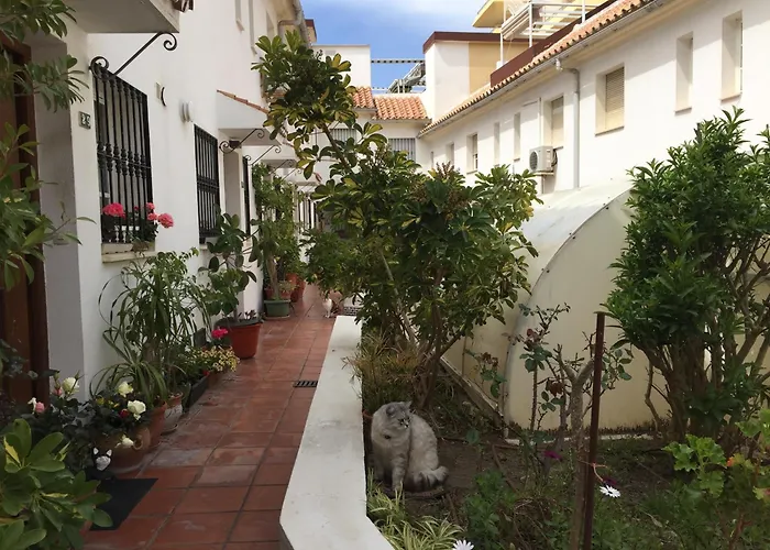 El Cortijuelo. Magnificent Triplex Terraced House With Rooftop Of 18m2, Overlooking The Sea. Parking