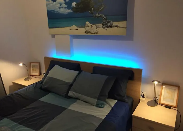 El Cortijuelo. Magnificent Triplex Terraced House With Rooftop Of 18m2, Overlooking The Sea. Parking Σπίτι διακοπών *