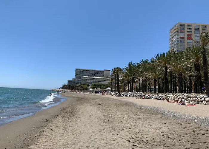 El Cortijuelo. Magnificent Triplex Terraced House With Rooftop Of 18m2, Overlooking The Sea. Parking Τορρεμολίνος