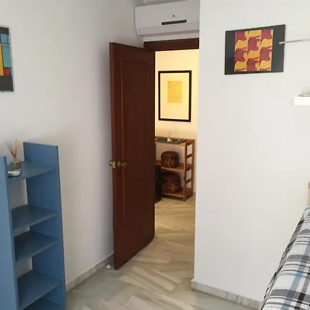 El Cortijuelo. Magnificent Triplex Terraced House With Rooftop Of 18m2, Overlooking The Sea. Parking * Torremolinos