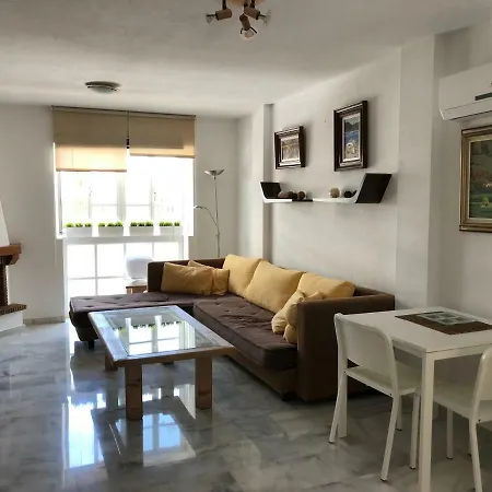 El Cortijuelo. Magnificent Triplex Terraced House With Rooftop Of 18m2, Overlooking The Sea. Parking Ferienhaus *
